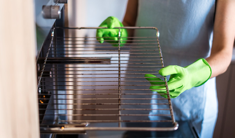 How to Clean Oven Racks: A Simple Guide